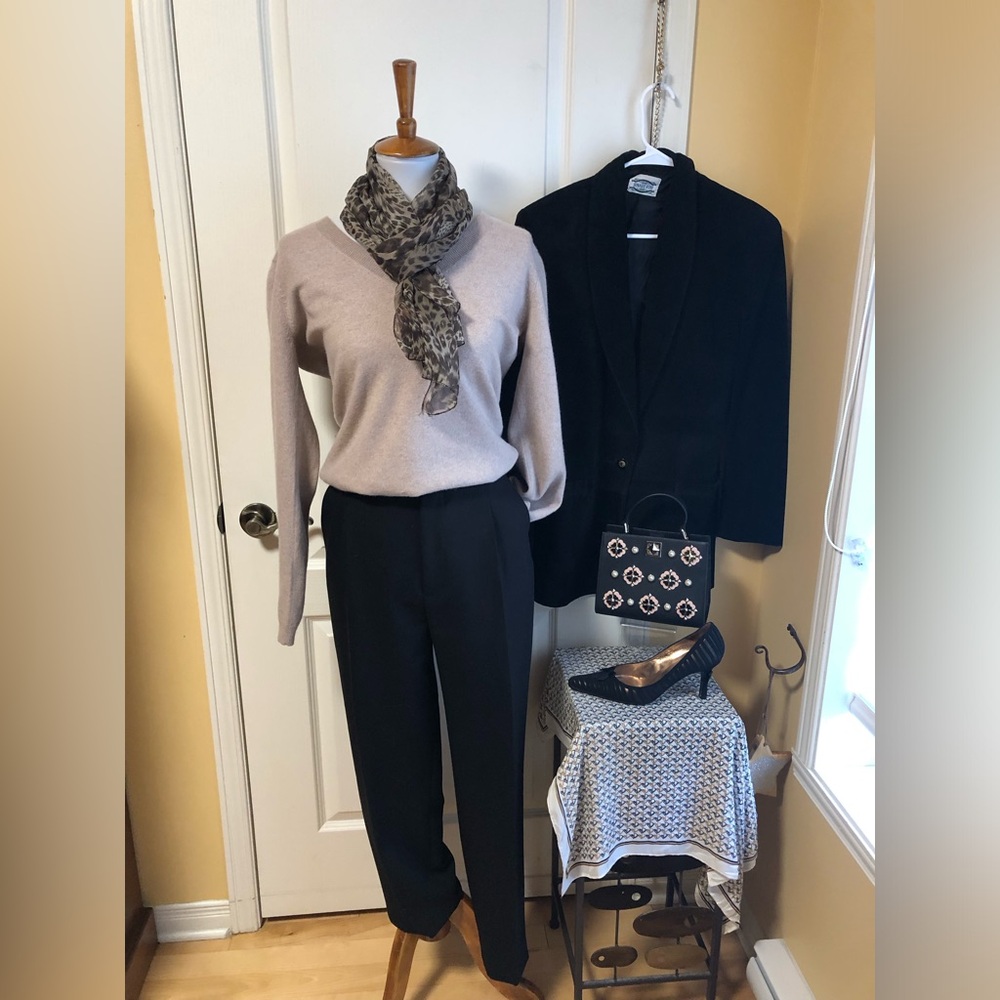 100% Cashmere luxurious V- neck Sweater by Barney’s NY